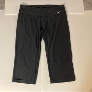 Nike Cropped Yoga Pants